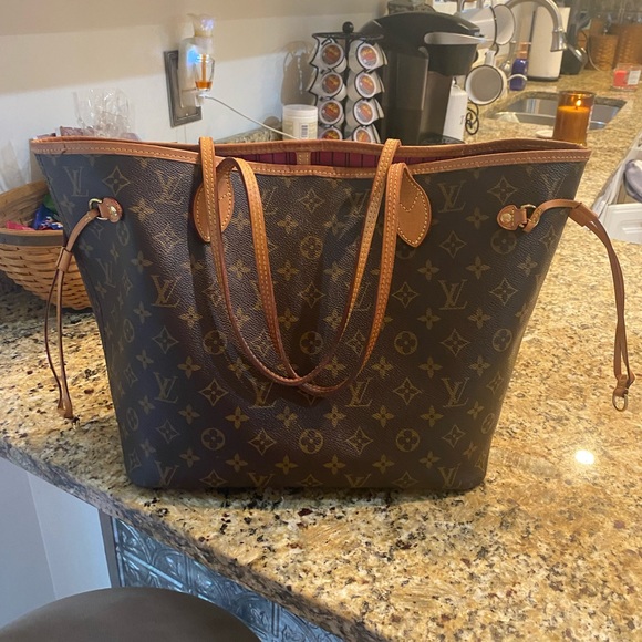 Louis Vuitton Handbags - Louis Vuitton Neverfull MM monogram peony interior